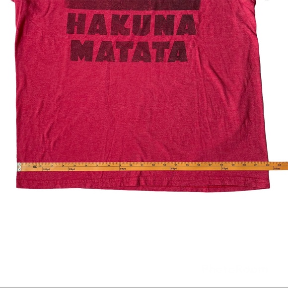 Disney The Lion King “Hakuna Matata” Graphic Tee T-Shirt Red - Men’s XL - Picture 3 of 5